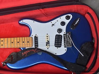 Elektrische gitaar fender, met toebehoren, serienummer us22064269, werking niet gekend - afbeelding 3 van  6