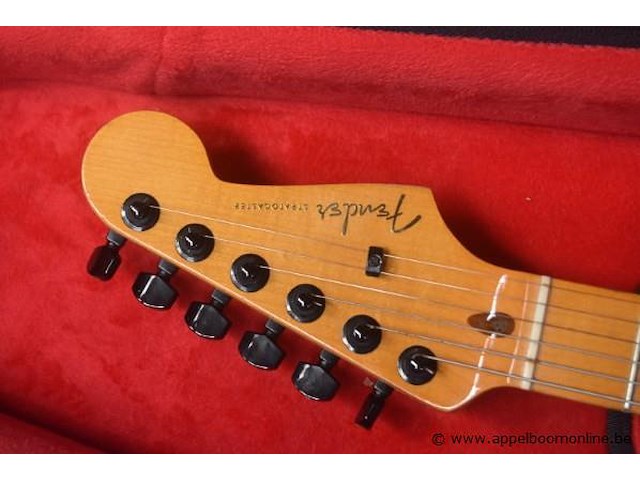 Elektrische gitaar fender, met toebehoren, serienummer us22064269, werking niet gekend - afbeelding 4 van  6
