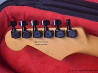 Elektrische gitaar fender, met toebehoren, serienummer us22064269, werking niet gekend - afbeelding 5 van  6