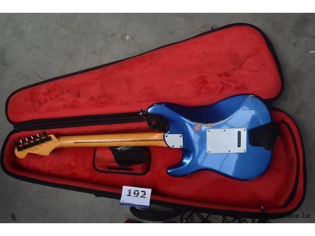 Elektrische gitaar fender, met toebehoren, serienummer us22064269, werking niet gekend - afbeelding 6 van  6