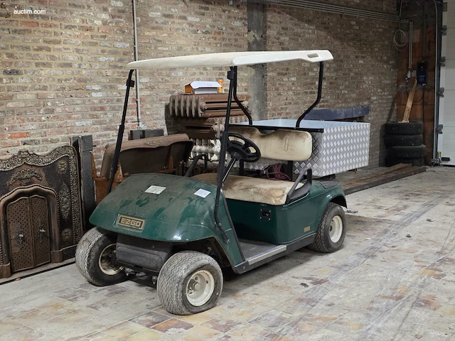 Elektrische golfkar e-z-go txt - afbeelding 1 van  25