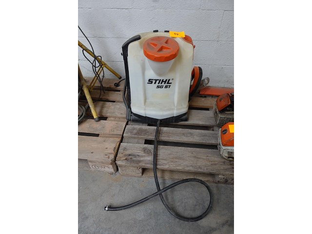Elektrische haagschaar stihl + rugsproeier - afbeelding 1 van  7