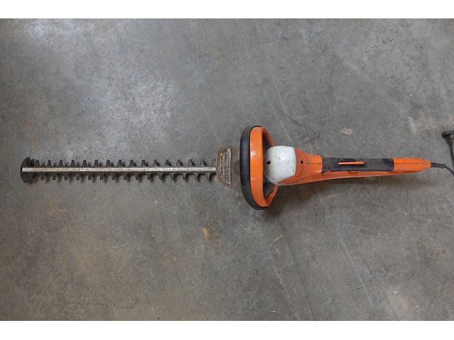 Elektrische haagschaar stihl + rugsproeier - afbeelding 6 van  7