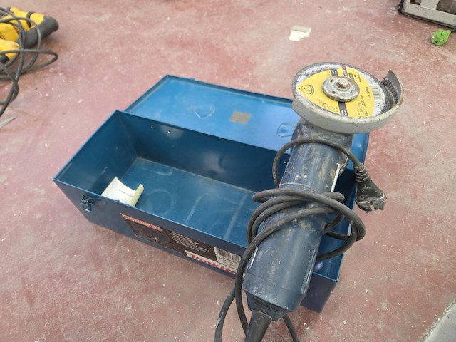 Elektrische haakse slijper makita gws 1000 - afbeelding 3 van  5