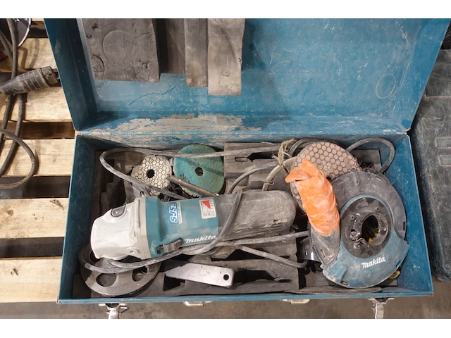 Elektrische haakse slijper makita - afbeelding 1 van  3