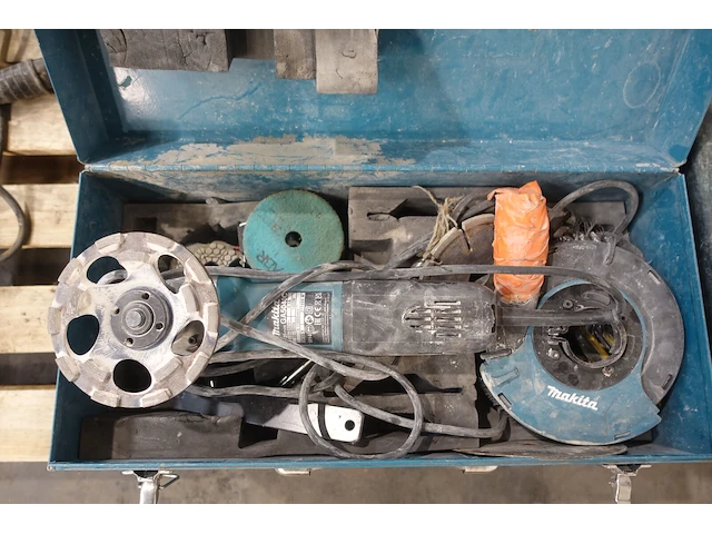 Elektrische haakse slijper makita - afbeelding 2 van  3
