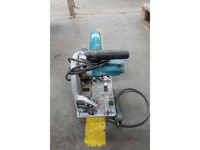 Elektrische handcirkelzaagmachine makita - afbeelding 3 van  6