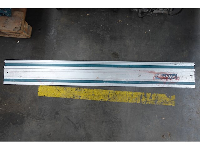 Elektrische handcirkelzaagmachine makita - afbeelding 6 van  6