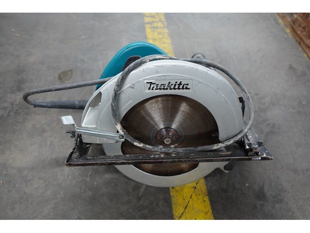 Elektrische handcirkelzaagmachine makita - afbeelding 1 van  5