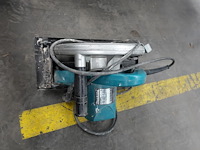 Elektrische handcirkelzaagmachine makita - afbeelding 2 van  5