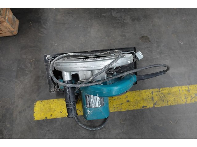 Elektrische handcirkelzaagmachine makita - afbeelding 3 van  5