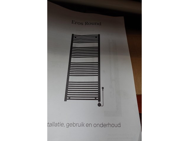 Elektrische handdoekradiator - afbeelding 2 van  3