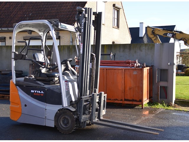 Elektrische heftruck still - afbeelding 1 van  8
