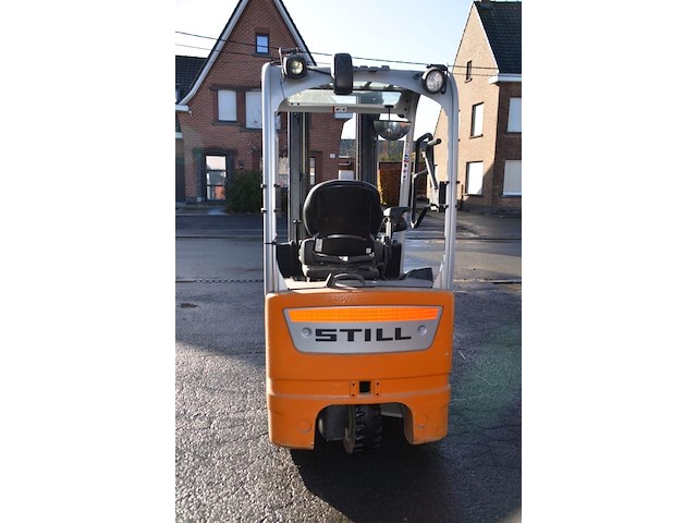 Elektrische heftruck still - afbeelding 2 van  8