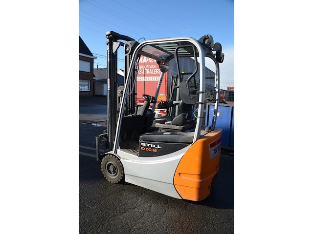 Elektrische heftruck still - afbeelding 3 van  8