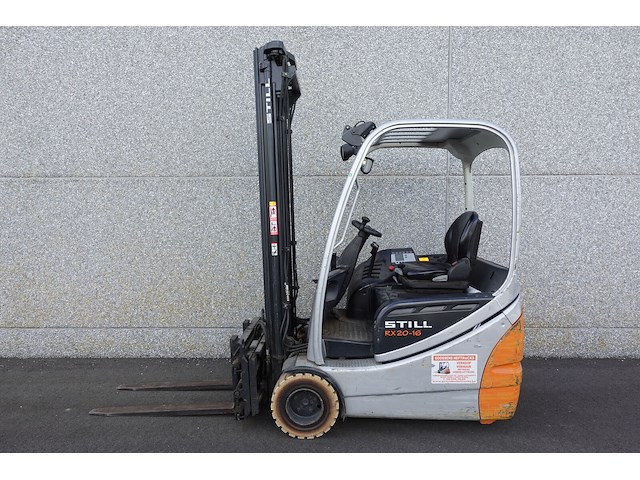 Elektrische heftruck still - afbeelding 1 van  19