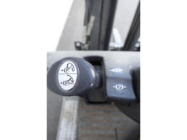 Elektrische heftruck still - afbeelding 18 van  19
