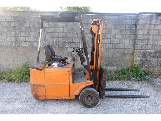 Elektrische heftruck still - afbeelding 16 van  21