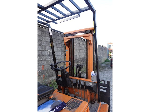 Elektrische heftruck still - afbeelding 17 van  21