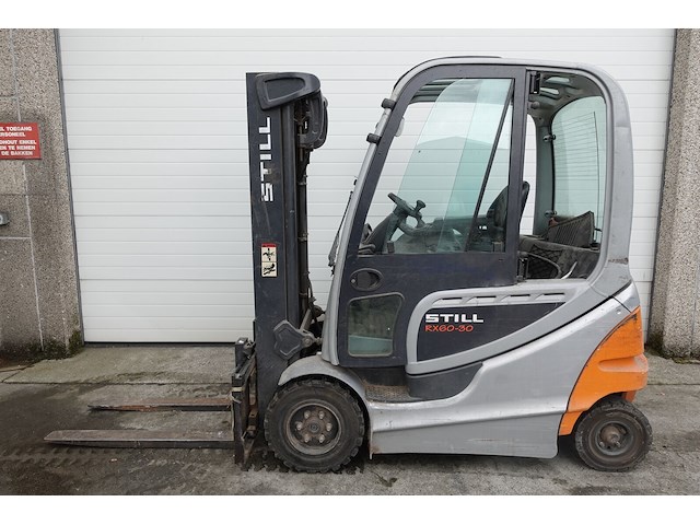 Elektrische heftruck still - afbeelding 1 van  31