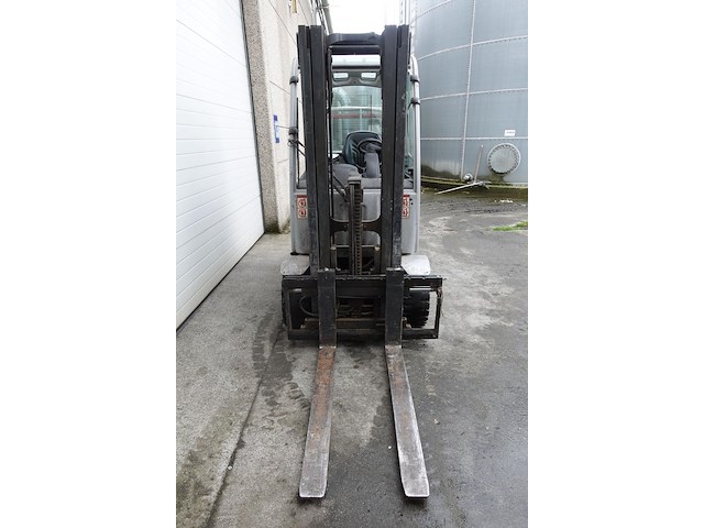 Elektrische heftruck still - afbeelding 12 van  31