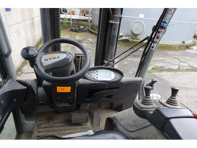 Elektrische heftruck still - afbeelding 28 van  31
