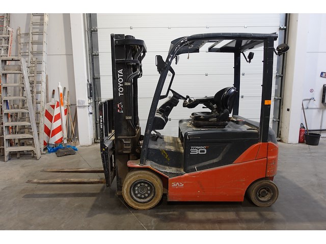 Elektrische heftruck toyota - afbeelding 1 van  15