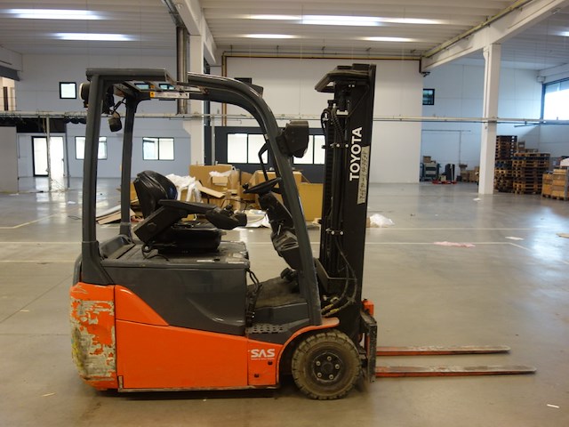 Elektrische heftruck - afbeelding 6 van  12