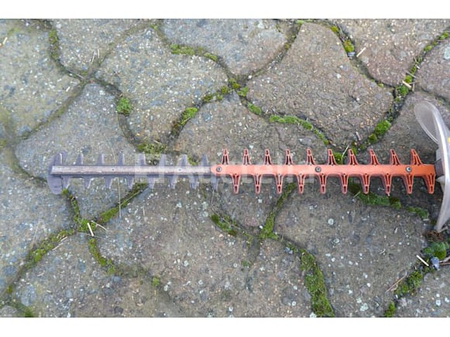 Elektrische heggenschaar stihl hse81 - afbeelding 4 van  7