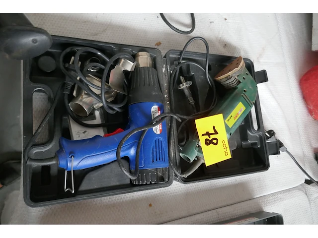 Elektrische heteluchtpistool powerplus + elektrische deltaschuurmachine - afbeelding 1 van  6