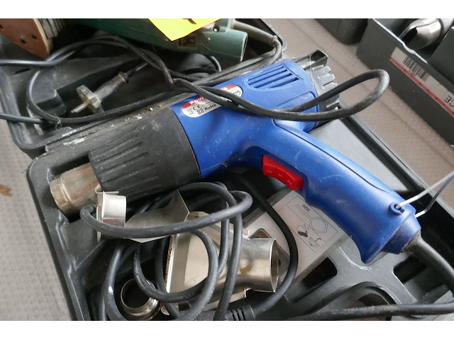 Elektrische heteluchtpistool powerplus + elektrische deltaschuurmachine - afbeelding 4 van  6
