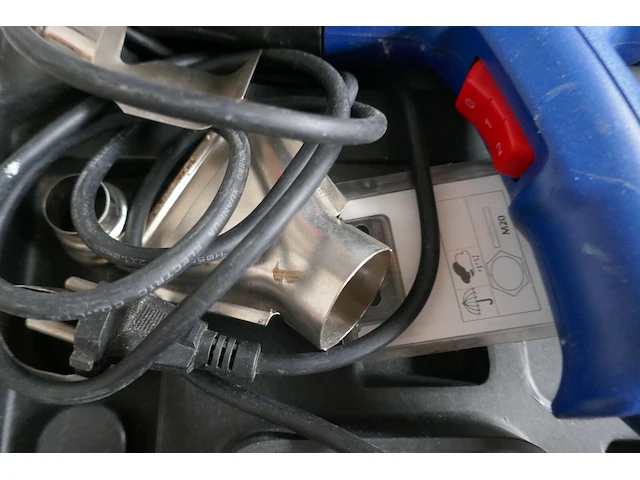 Elektrische heteluchtpistool powerplus + elektrische deltaschuurmachine - afbeelding 6 van  6