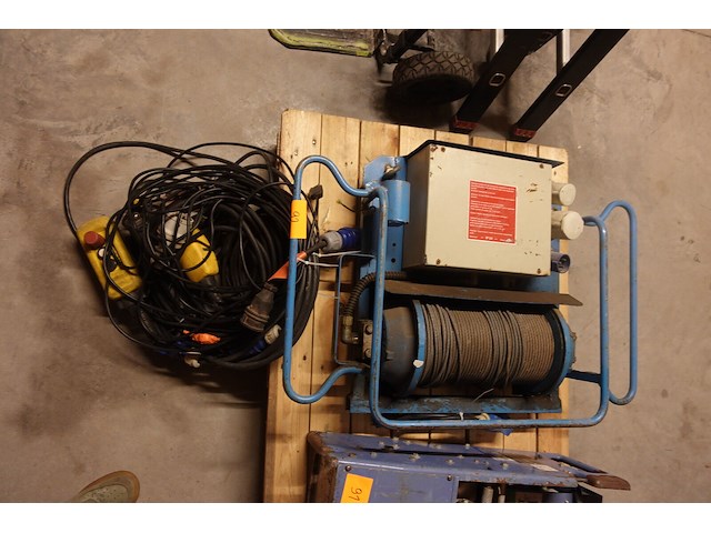 Elektrische hijslier - afbeelding 1 van  4