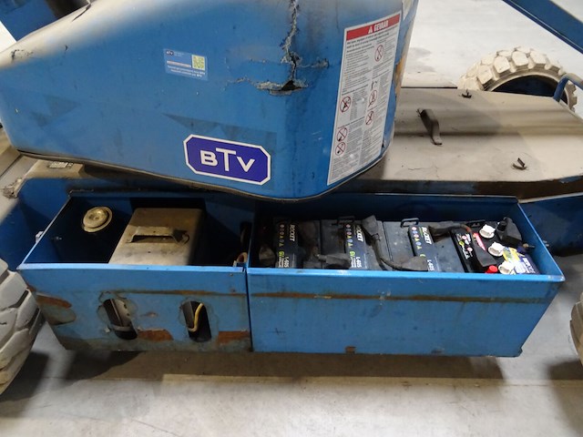 Elektrische hoogtewerker upright - afbeelding 3 van  12