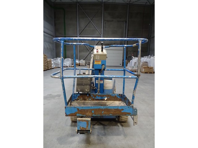 Elektrische hoogtewerker upright - afbeelding 6 van  12