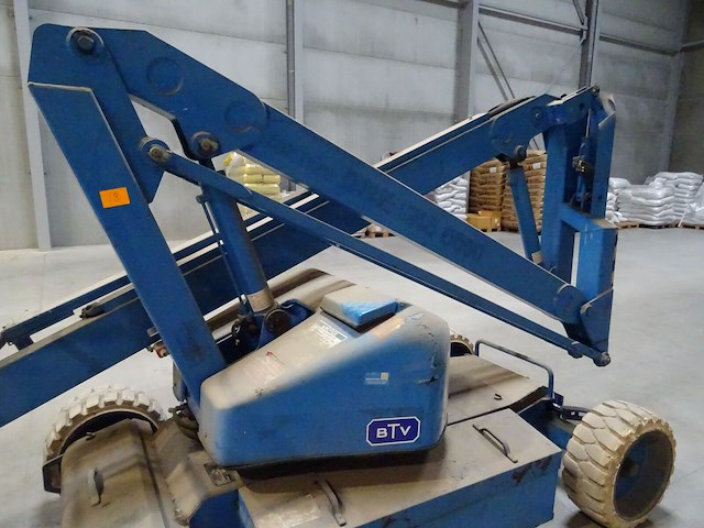Elektrische hoogtewerker upright - afbeelding 9 van  12