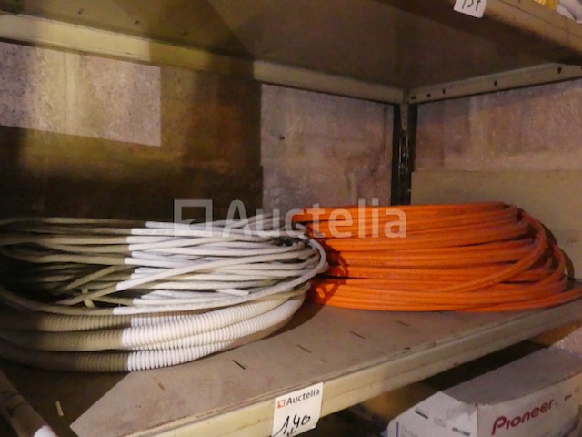 Elektrische kabel + mantels - afbeelding 1 van  1