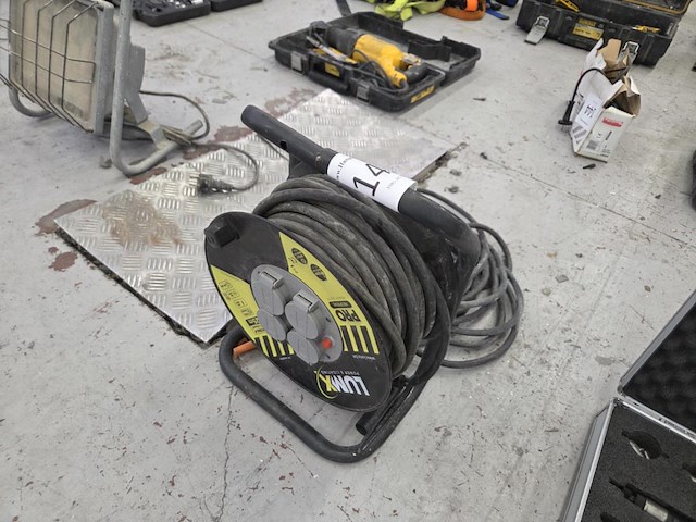 Elektrische kabelhaspel + verlengkabel - afbeelding 1 van  3