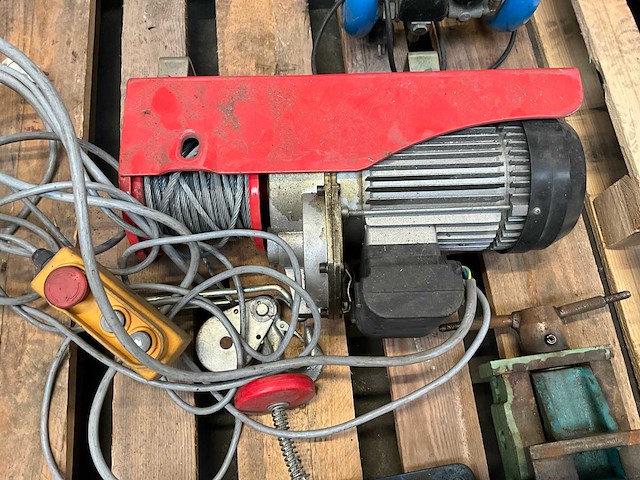 Elektrische kettingtakel - afbeelding 1 van  6
