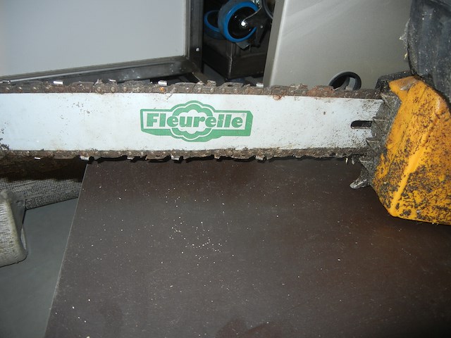 Elektrische kettingzaag - afbeelding 2 van  2