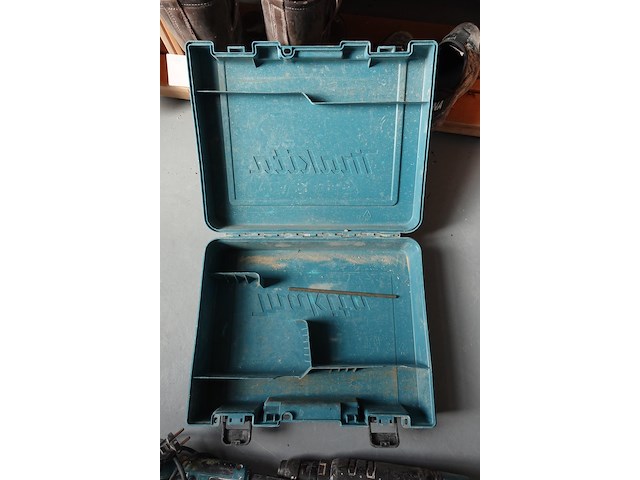 Elektrische klopboormachine + schuurmachine makita - afbeelding 2 van  7