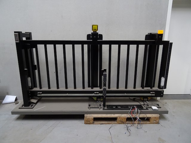 Elektrische metalen schuifpoort - afbeelding 1 van  5