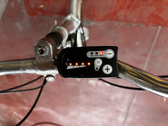 Elektrische minifiets e-4motion - afbeelding 4 van  4