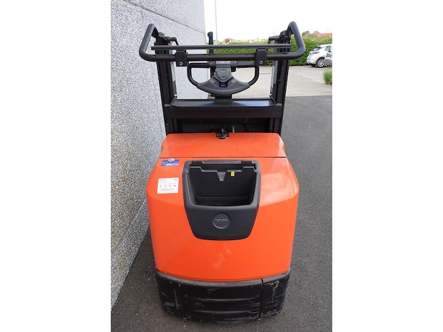 Elektrische orderpicker toyota - afbeelding 5 van  17