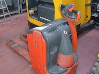 Elektrische palletwagen pro linde t18 met lader, serienummer w4x360u06317, bouwjaar 2007 met lader , batterijlader nuova elettra serienummer 22012178 - afbeelding 8 van  12