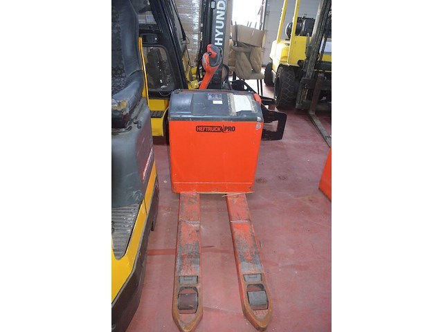 Elektrische palletwagen pro linde t18 met lader, serienummer w4x360u06317, bouwjaar 2007 met lader , batterijlader nuova elettra serienummer 22012178 - afbeelding 9 van  12