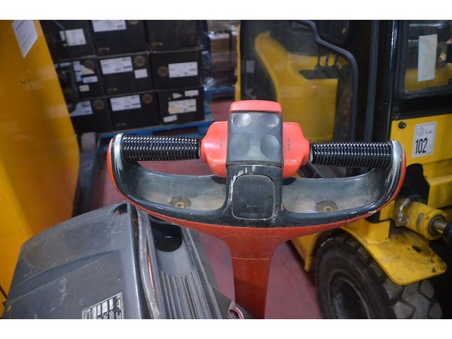 Elektrische palletwagen pro linde t18 met lader, serienummer w4x360u06317, bouwjaar 2007 met lader , batterijlader nuova elettra serienummer 22012178 - afbeelding 11 van  12