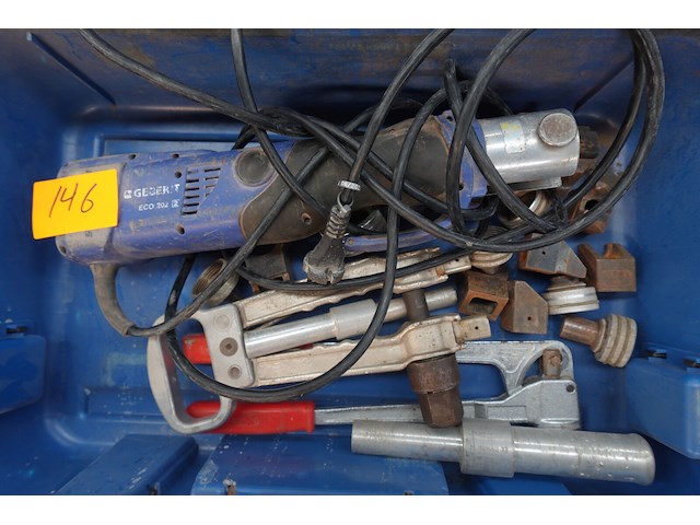 Elektrische persbekmachine geberit - afbeelding 2 van  3