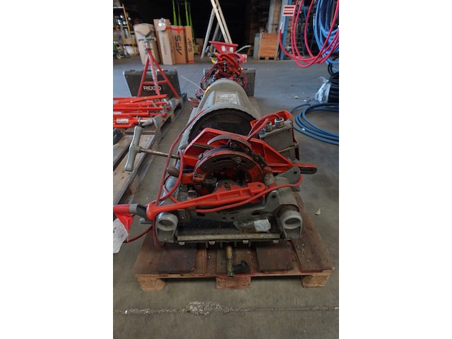 Elektrische pijpdraadsnijmachine ridgid - afbeelding 3 van  7