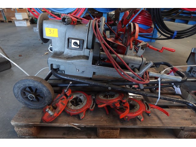 Elektrische pijpdraadsnijmachine ridgid - afbeelding 2 van  8